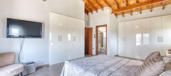 3 bedrooms Villa in Alaminos, Cyprus No. 14516 16