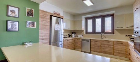 3 bedrooms Villa in Alaminos, Cyprus No. 14516 11