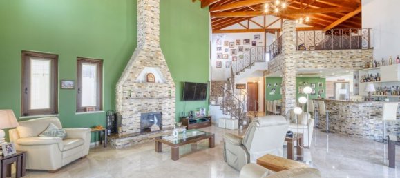 3 bedrooms Villa in Alaminos, Cyprus No. 14516 8