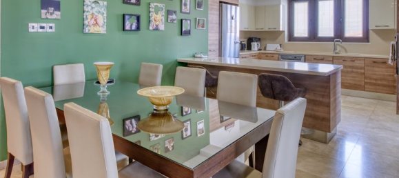 3 bedrooms Villa in Alaminos, Cyprus No. 14516 10