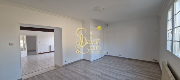 3 bedrooms House in Marcay, France No. 40821 4