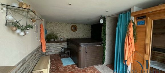 8 bedrooms House in Eure, France No. 293916 22