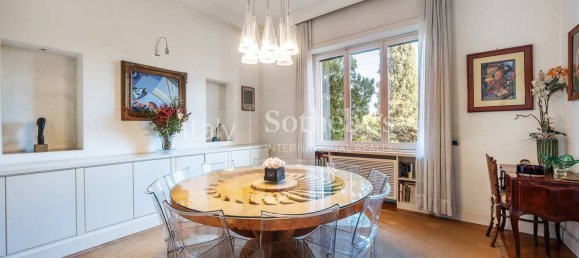 4 bedrooms Apartment in Rome, Italy No. 10615 3