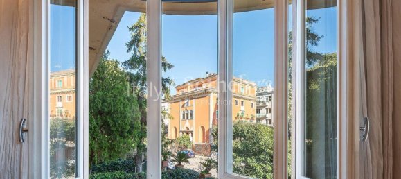 4 bedrooms Apartment in Rome, Italy No. 10615 10