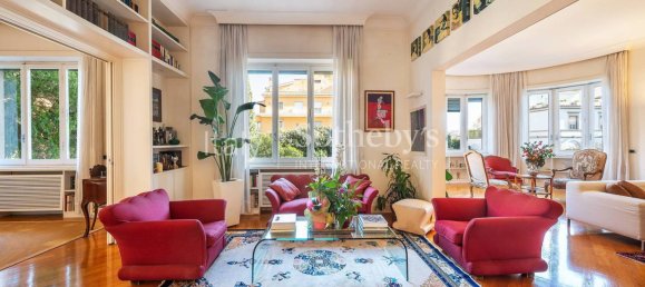 4 bedrooms Apartment in Rome, Italy No. 10615 2