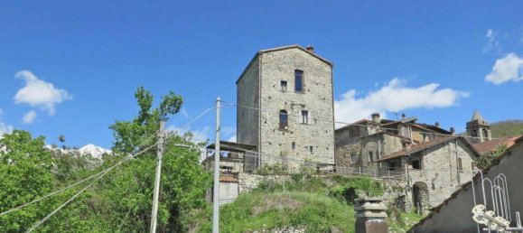 7 rooms House in Villafranca in Lunigiana, Italy No. 23844 2