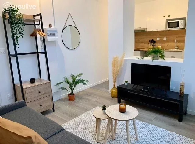 5 chambres Bâtiment à Saint-Quentin, France No. 41208