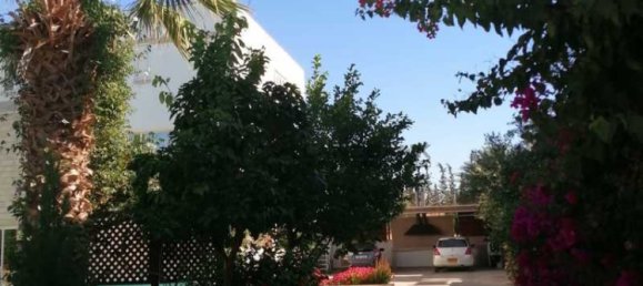 Villa de 5 dormitorios en Lakatamia, Cyprus No. 13686 11