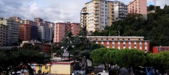 Квартира с 2 комнатами в Генуя, Италия № 76038 18