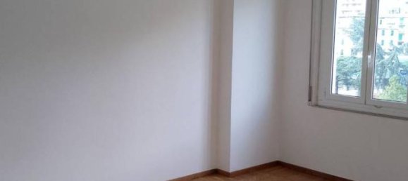 Квартира с 2 комнатами в Генуя, Италия № 76038 22