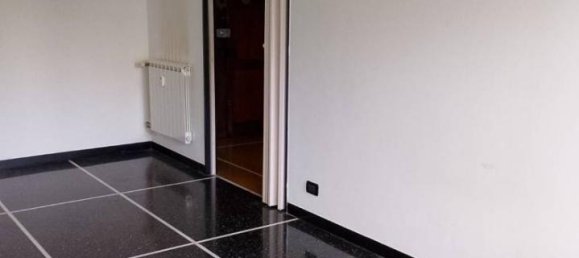 Квартира с 2 комнатами в Генуя, Италия № 76038 13