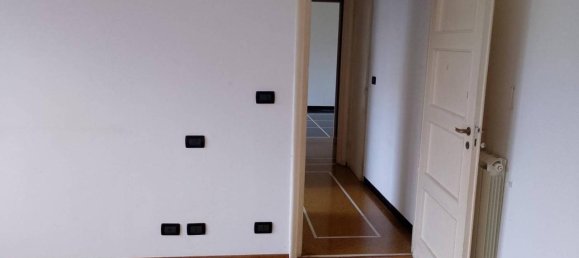 Квартира с 2 комнатами в Генуя, Италия № 76038 24