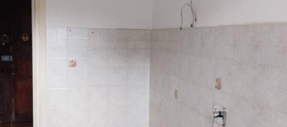 Квартира с 2 комнатами в Генуя, Италия № 76038 8