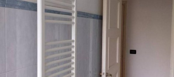 Квартира с 2 комнатами в Генуя, Италия № 76038 27