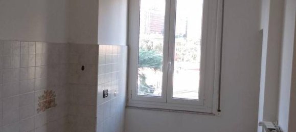 Квартира с 2 комнатами в Генуя, Италия № 76038 9