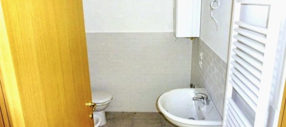 2 bedrooms Apartment in Monte Roberto, Italy No. 293126 5