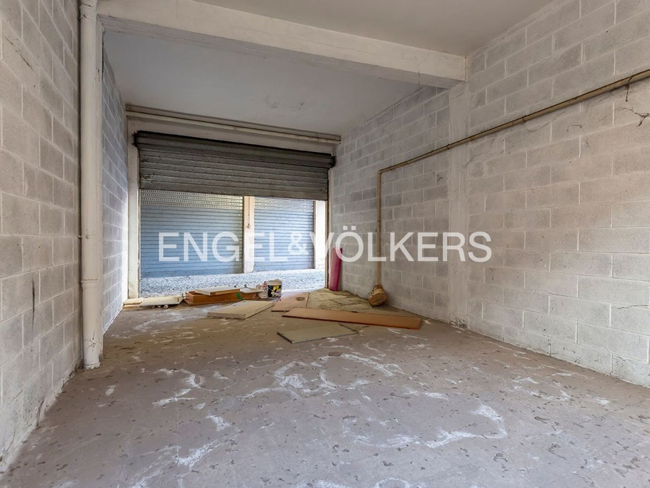 41m² Garage in Rome, Italy No. 105564