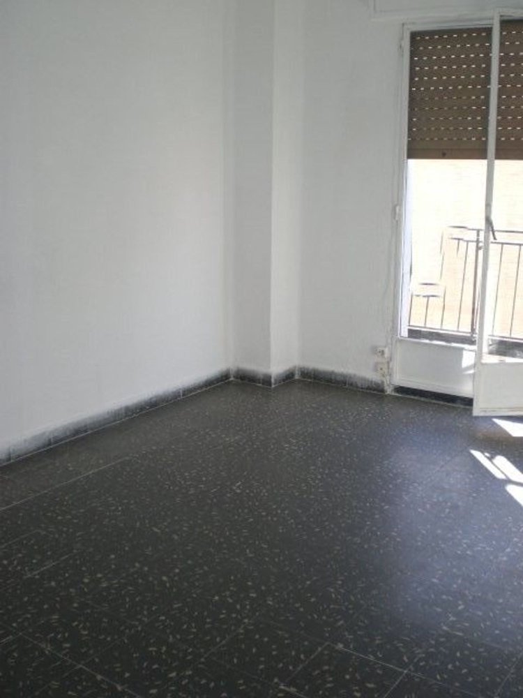 Apartamento de 4 dormitorios en Valencia, Spain No. 172200