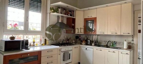 6 rooms Apartment in Rome, Italy No. 41169 26