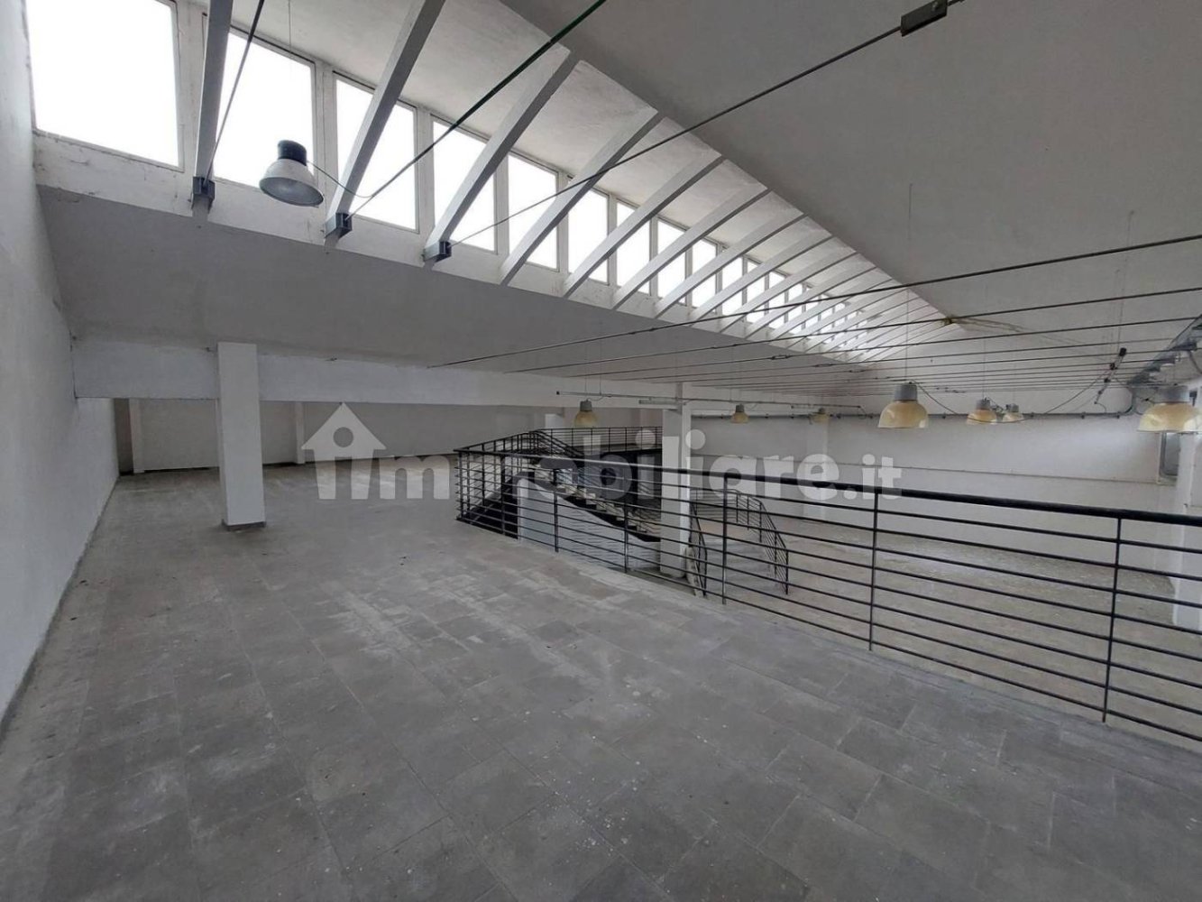 1067m² Warehouse in Orvieto, Italy No. 354754