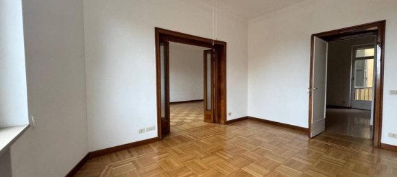 6 rooms Apartment in Rome, Italy No. 32568 14