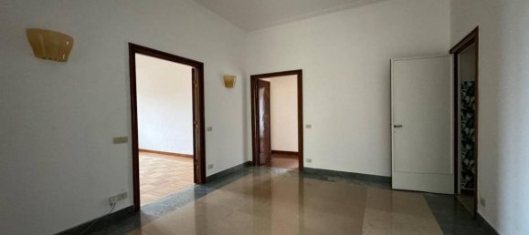 6 rooms Apartment in Rome, Italy No. 32568 9