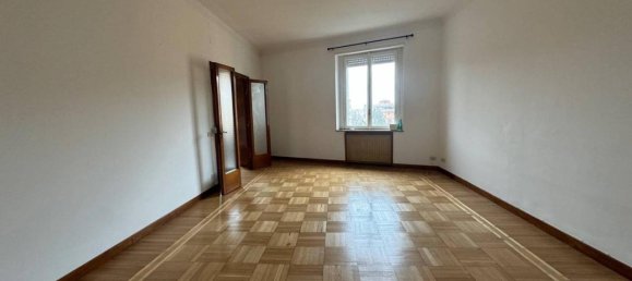 6 rooms Apartment in Rome, Italy No. 32568 4
