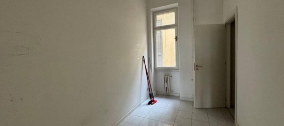 6 rooms Apartment in Rome, Italy No. 32568 17