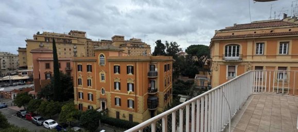6 rooms Apartment in Rome, Italy No. 32568 5