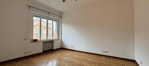 6 rooms Apartment in Rome, Italy No. 32568 21