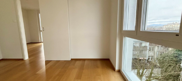 Квартира с 2 спальнями в Лёррах, Германия № 218491 7