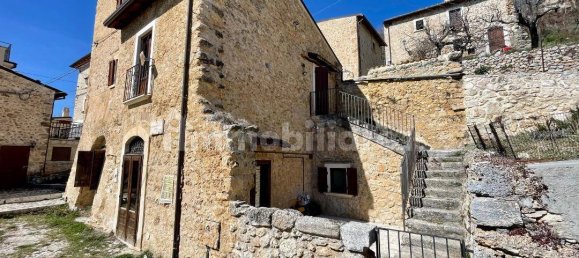 3 bedrooms House in Calascio, Italy No. 89968 19