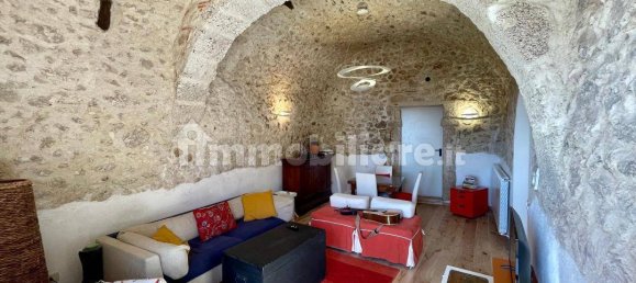 3 bedrooms House in Calascio, Italy No. 89968 5