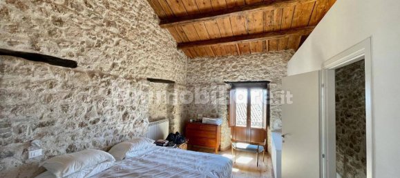 3 bedrooms House in Calascio, Italy No. 89968 10