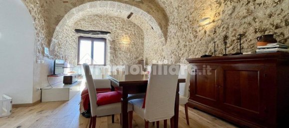 3 bedrooms House in Calascio, Italy No. 89968 3