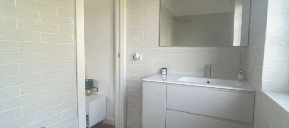 4 bedrooms Apartment in Rome, Italy No. 339957 16