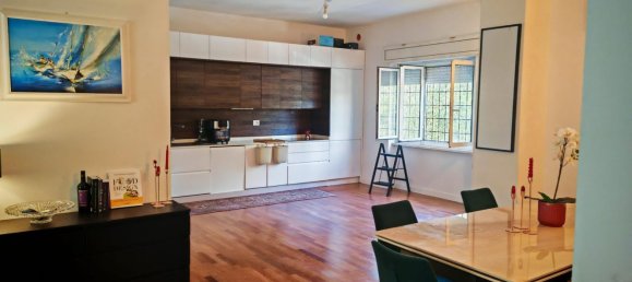 4 bedrooms Apartment in Rome, Italy No. 339957 11