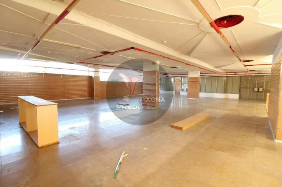 Laden in Albufeira, Portugal 240m², Nr. 8057