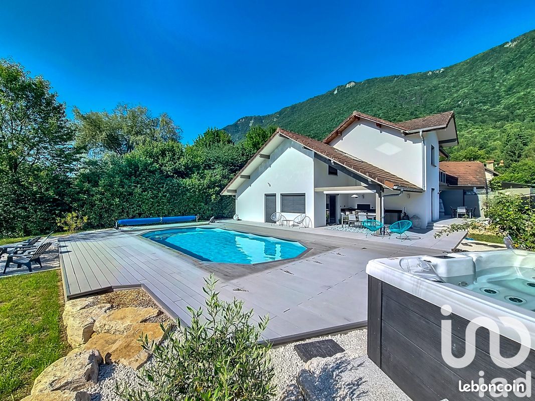 Вилла с 9 комнатами в Дуссар, Франция № 207045