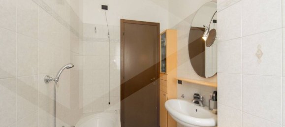 3-salle Appartement à Monza, Italy No. 26645 45