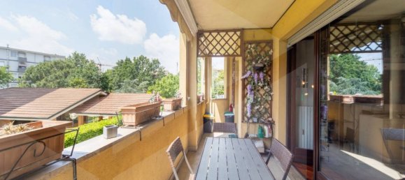 3-salle Appartement à Monza, Italy No. 26645 52