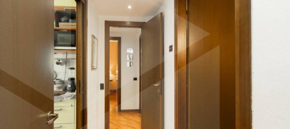 3-salle Appartement à Monza, Italy No. 26645 48