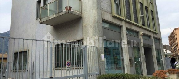 Коммерческая недвижимость 276м² в Лекко, Италия № 319661 2