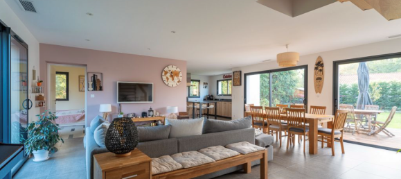 Villa de 5 dormitorios en Biscarrosse, France No. 1896 6