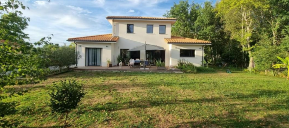 Villa de 5 dormitorios en Biscarrosse, France No. 1896 3