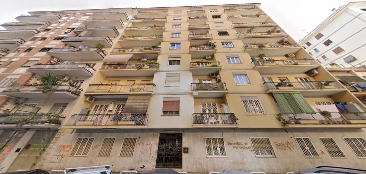 2 bedrooms Apartment in Rome, Italy No. 376105