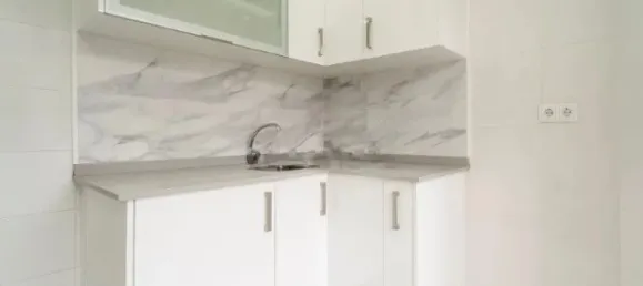 1 bedroom Apartment in Lisbon, Portugal No. 153018 2