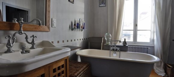 10 bedrooms House in Noyant-d'Allier, France No. 196530 20