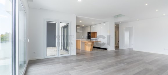 4 bedrooms Villa in Seixal, Portugal No. 100692 10