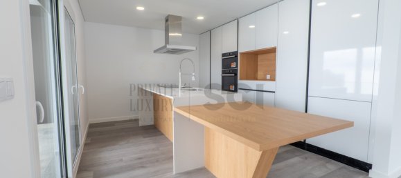 4 bedrooms Villa in Seixal, Portugal No. 100692 7